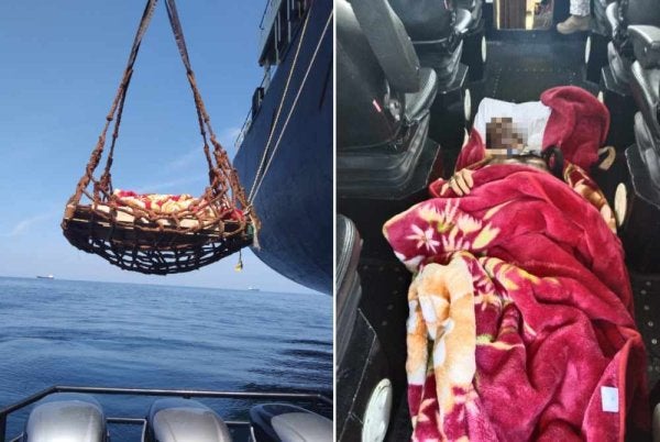 Mangsa berjaya dibawa ke Jeti Perikanan Kampung Acheh dan diserahkan kepada pasukan ambulans untuk rawatan lanjut di hospital. Foto Maritim Malaysia