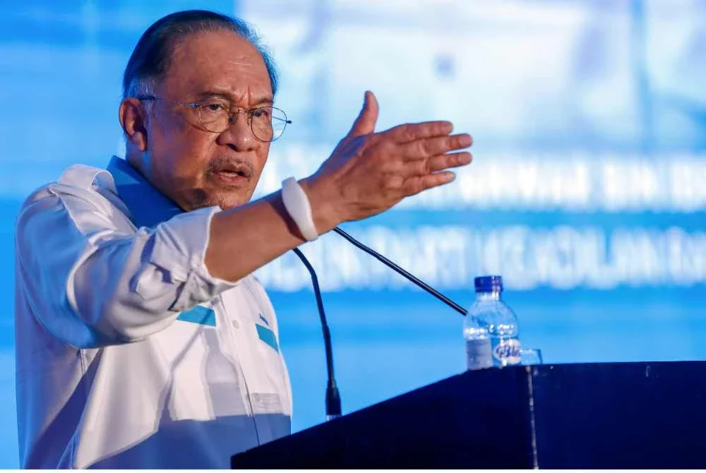 Anwar berucap pada Konvensyen PKR Selangor 2026 di Pusat Konvensyen MPAJ pada Sabtu. Foto Bernama