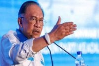 Anwar ketika berucap dalam Konvensyen PKR Selangor, bertempat di Pusat Konvensyen Majlis Perbandaran Ampang Jaya (MPAJ), di sini pada Sabtu. Foto/ Bernam