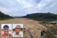 Jaringan Sungai Perak yang kini tertimbus pasir di Tanjung Belanja, Parit sebelum ini mempunyai kedalaman sekitar empat hingga lima meter. Gambar kecil: Zakaria (kiri), Zulkifly
