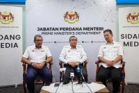 Shamsul Azri (tengah) menjawab pertanyaan pada sidang media Program Pemukiman Ketua Setiausaha Kementerian dan Ketua Perkhidmatan (KSUP) 2026 di EPF Learning Campus (ELC) pada Sabtu. Foto Bernama