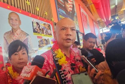 Armizan bercakap kepada pemberita selepas merasmikan tapak lot kedai di Kinarut, Papar pada Sabtu.