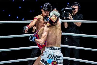 Adam Rakib mendedahkan arahan bapanya dari luar gelanggang menjadi kunci kejayaannya menumbangkan lawan dari Maghribi, Walid Snoussi menerusi keputusan 'Knock-Out' (KO) di Bangkok, pada Jumaat.