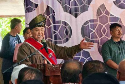 Ahmad Zahid berucap semasa program 'Road To Ramadan' Negeri Sembilan di Masjid Kariah Pantai, pada Sabtu.
