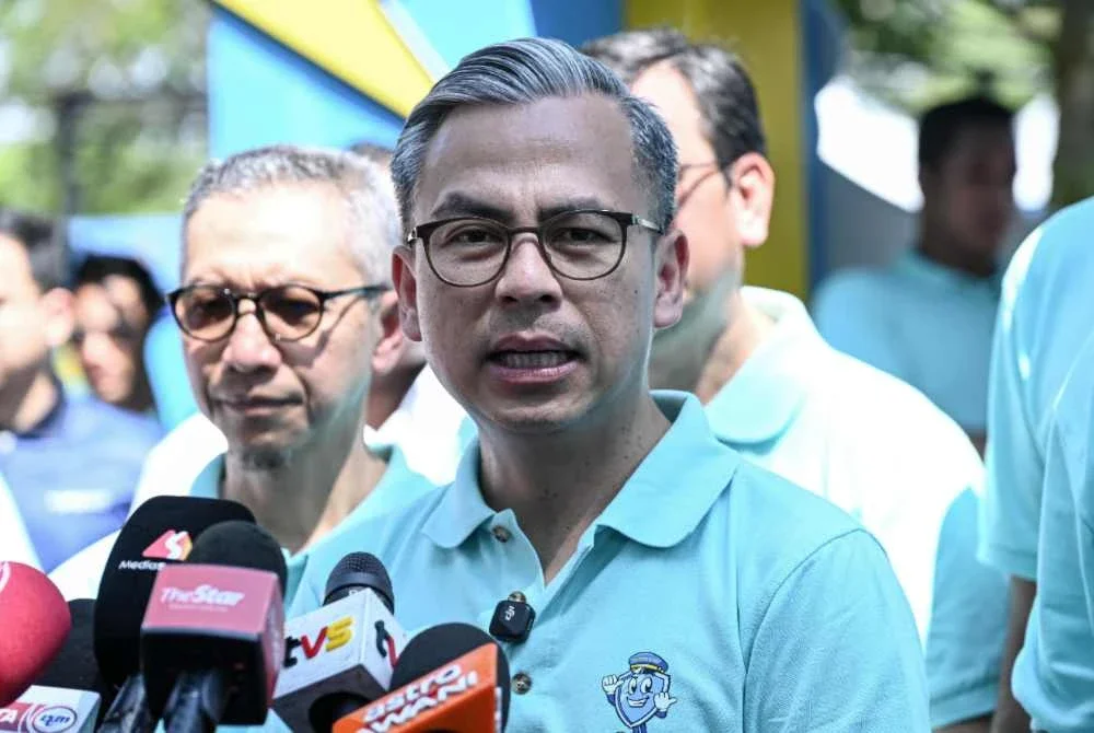 Fahmi ketika sidang media selepas merasmikan Hari Keselamatan Internet (HKI) 2026 anjuran MCMC di Taman Tasik Titiwangsa. Foto Bernama