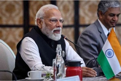 Modi ketika berucap sebelum memulakan mesyuarat empat mata bersama Anwar di Komplek Sri Perdana, hari ini. - Foto: Bernama