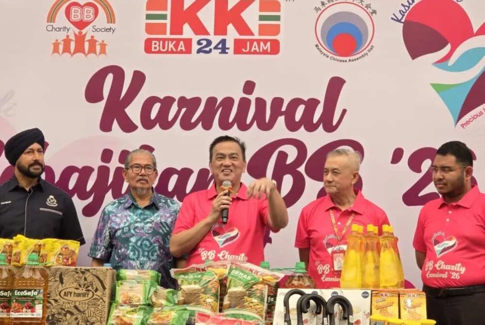KK Chai (tengah) ketika hadir pada program Karbival BB Charity di Kuala Lumpur baru-baru ini