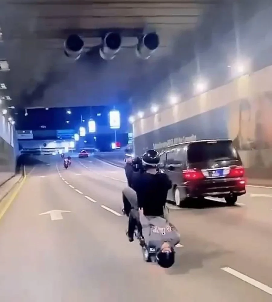 Padah buat aksi 'wheelie', seret kepala atas jalan