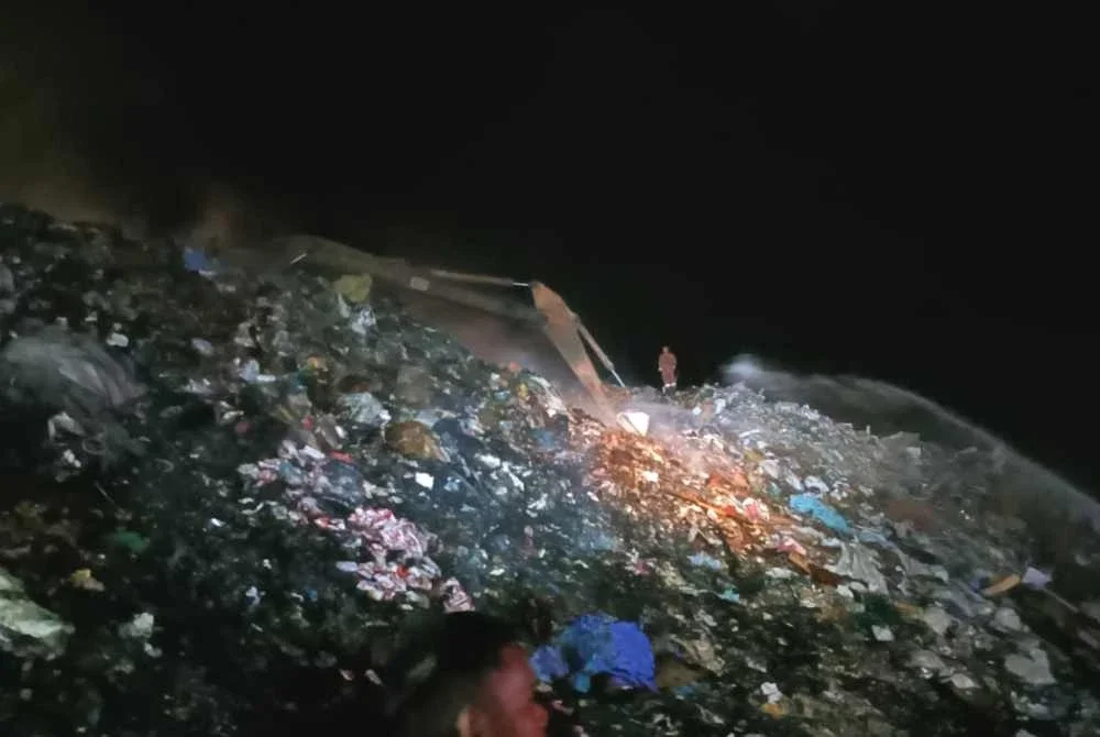 Kebakaran melibatkan longgokan sampah setinggi kira-kira enam meter, dengan anggaran keluasan keseluruhan tapak adalah 12.9 hektar.