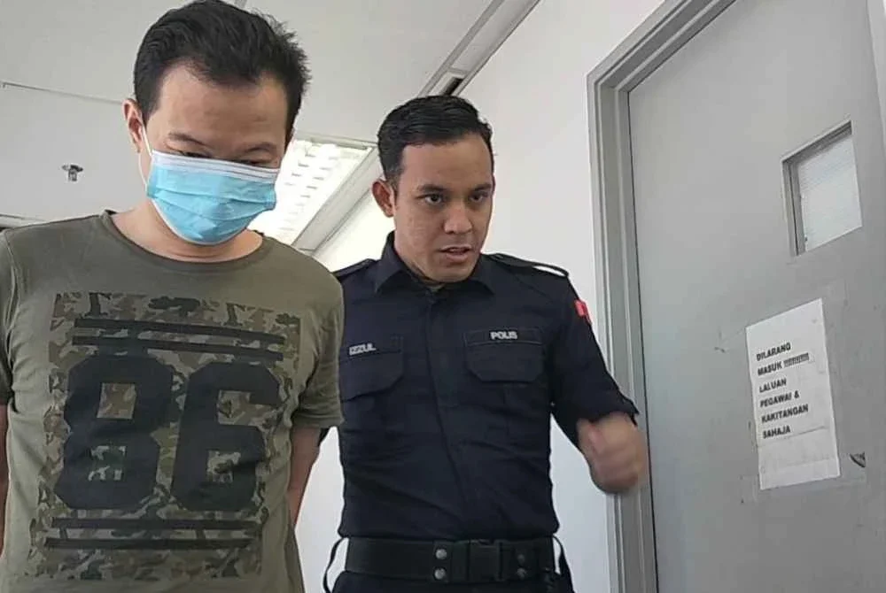 Gim Seong dihadapkan ke Mahkamah Majistret Ipoh atas tuduhan mengedar dadah jenis methamphetamine seberat 114 gram pada Isnin.