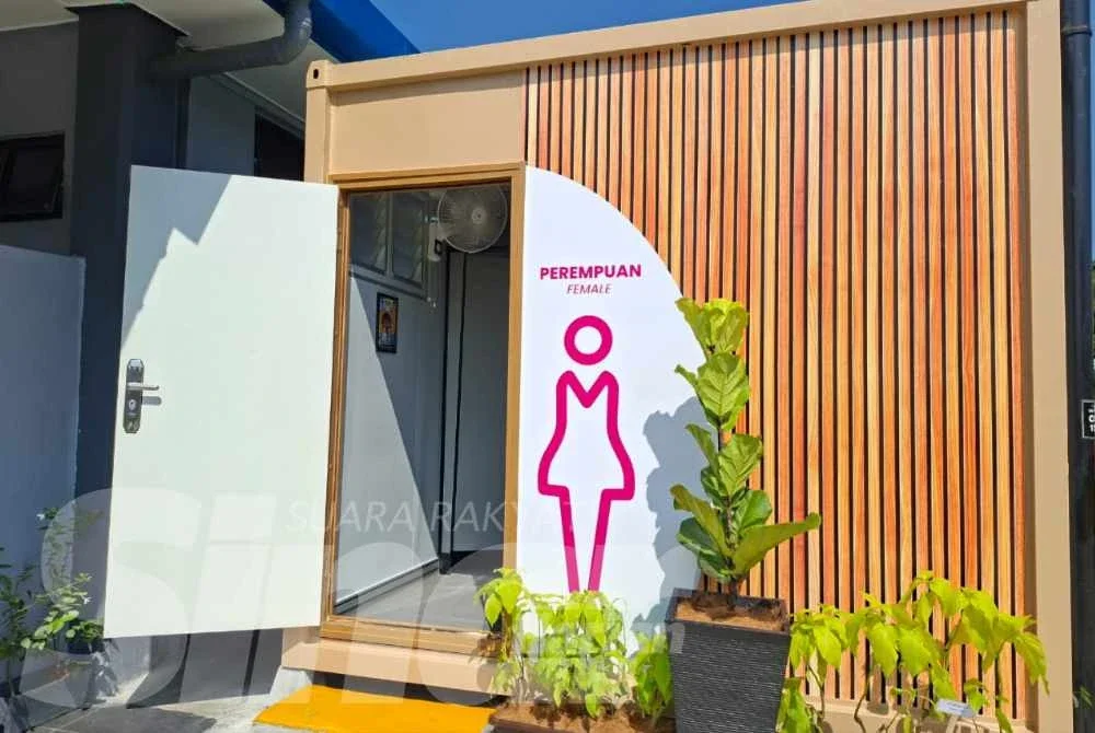 Tandas kabin yang disediakan di 16 lokasi di hentian sebelah dan plaza tol terpilih PLUS sebagai persediaan untuk Tahun Baharu Cina.