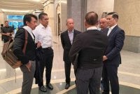 Muhyiddin (tida dari kiri) ketika di Mahkamah Persekutuan bagi mendengar keputusan terhadap beliau.