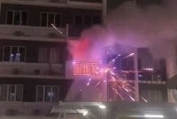 Rakaman video tular memaparkan sebuah unit pangsapuri terbakar di sini pada Ahad.