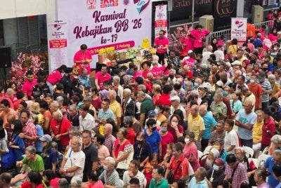 Lebih 1,000 individu dari lima rumah kebajikan menerima bantuan menerusi inisiatif tahunan Karnival BB Charity sempena sambutan Tahun Baharu Cina.