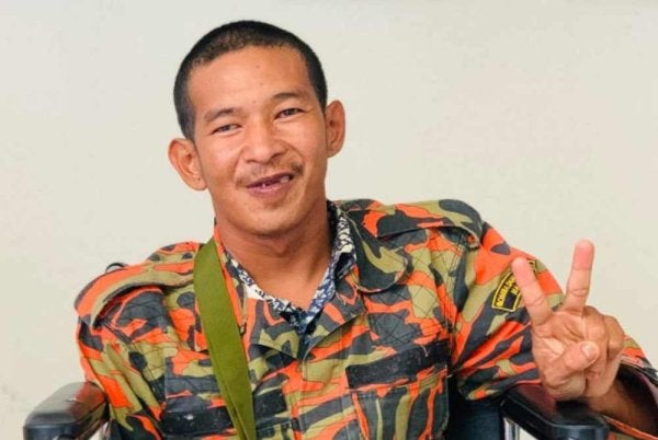 Gambar kenangan Allahyarham Awie yang dikongsikan ahli keluarganya di media sosial pada Isnin.