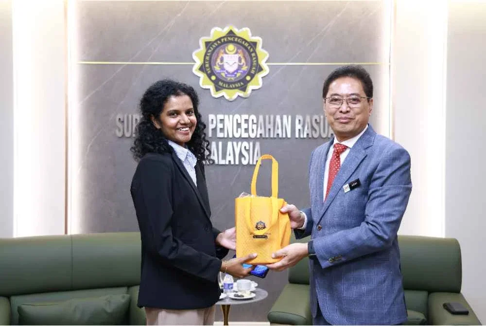 Ketua Pesuruhjaya SPRM, Tan Sri Azam Baki menerima kunjungan hormat British High Commission di Ibu Pejabat SPRM, Putrajaya.