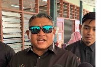 Rais ketika ditemui pada Program Merentas Desa Menghias Bento di Sekolah Kebangsaan Cheng sempena Karnival Demi Paya Rumput, pada Selasa.