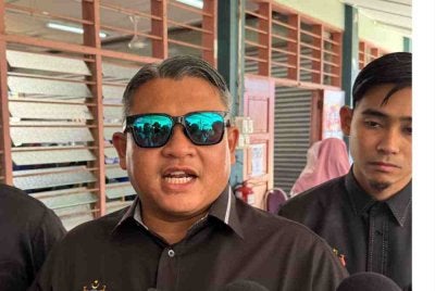 Rais ketika ditemui pada Program Merentas Desa Menghias Bento di Sekolah Kebangsaan Cheng sempena Karnival Demi Paya Rumput, pada Selasa.