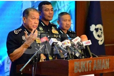 Mohd Khalid (kiri). FOTO SINAR HARIAN-ASRIL ASWANDI SHUKOR