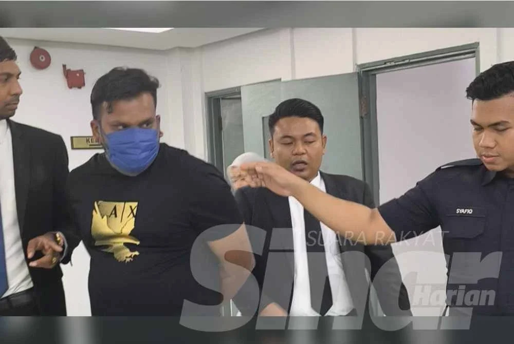 Kanapathi dibawa ke Mahkamah Majistret Shah Alam pada Rabu bagi menghadapi satu pertuduhan mengeluarkan kata-kata kesat kepada seorang pemandu warga Amerika Syarikat, Sabtu lalu.