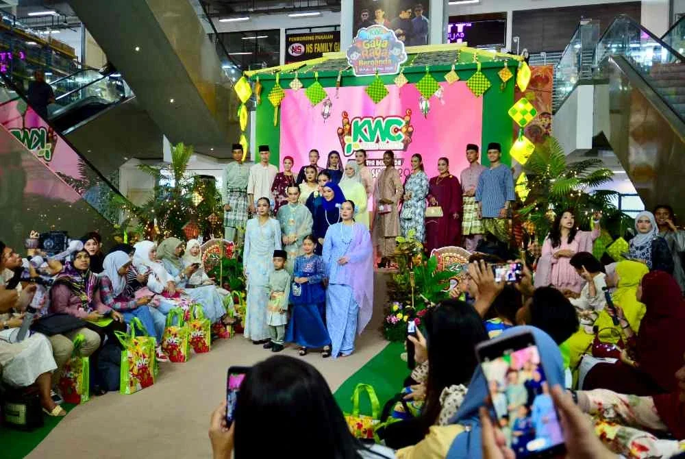 Program KWC Raya Fashion Show 2026 di Kenanga Wholesale Centre pada Rabu. Foto Asril Aswandi Shukor