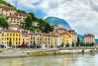 Kesalahan seksual di Perancis sebelum 1993 tertakluk kepada had masa undang-undang. - Gambar hiasan 