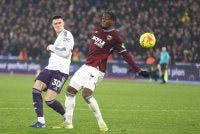 Sesko (kiri) menjaringkan gol penyamaan buat United ketika menentang West Ham United. Foto AFP