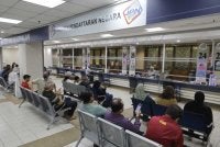 Ikhtiar yang dilakukannya bukan sekadar ‘turun naik’ pejabat JPN, tetapi turut menggunakan platform media sosial. Gambar hiasan