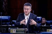 Chin Tong ketika Sesi Pertanyaan-pertanyaan Bagi Jawab Lisan pada Mesyuarat Pertama, Penggal Kelima Parlimen ke-15 Dewan Rakyat di Bangunan Parlimen pada Rabu. Foto Bernama