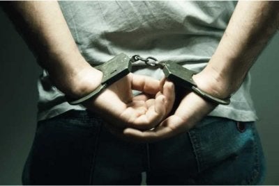 Seorang lelaki warga Indonesia dipercayai terlibat dalam 17 kes curi bateri kereta sejak Oktober lalu di sekitar Dato Senu, Sentul berjaya diberkas pada Jumaat.