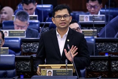 Akmal Nasrullah ketika Sesi Pertanyaan-pertanyaan Bagi Jawab Lisan pada Mesyuarat Pertama, Penggal Kelima Parlimen ke-15 Dewan Rakyat di Bangunan Parlimen pada Rabu. Foto Bernama