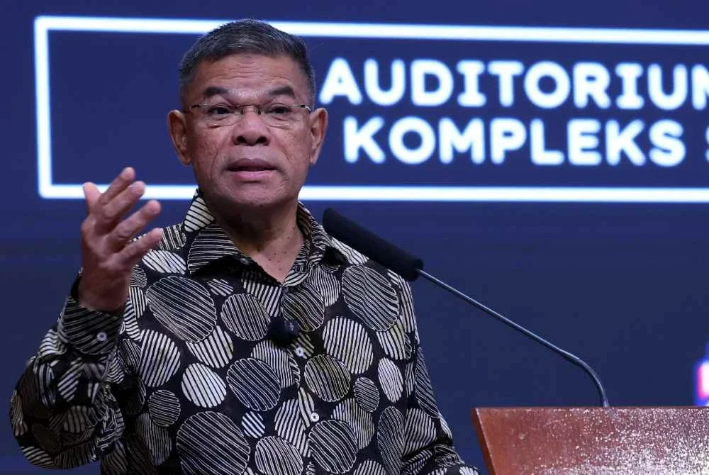 Saifuddin Nasution Ismail berucap pada Majlis Perhimpunan Bulanan Kementerian Dalam Negeri Bagi Bulan Februari 2026 di Kompleks Setia Perkasa hari ini. - Foto: Bernama
