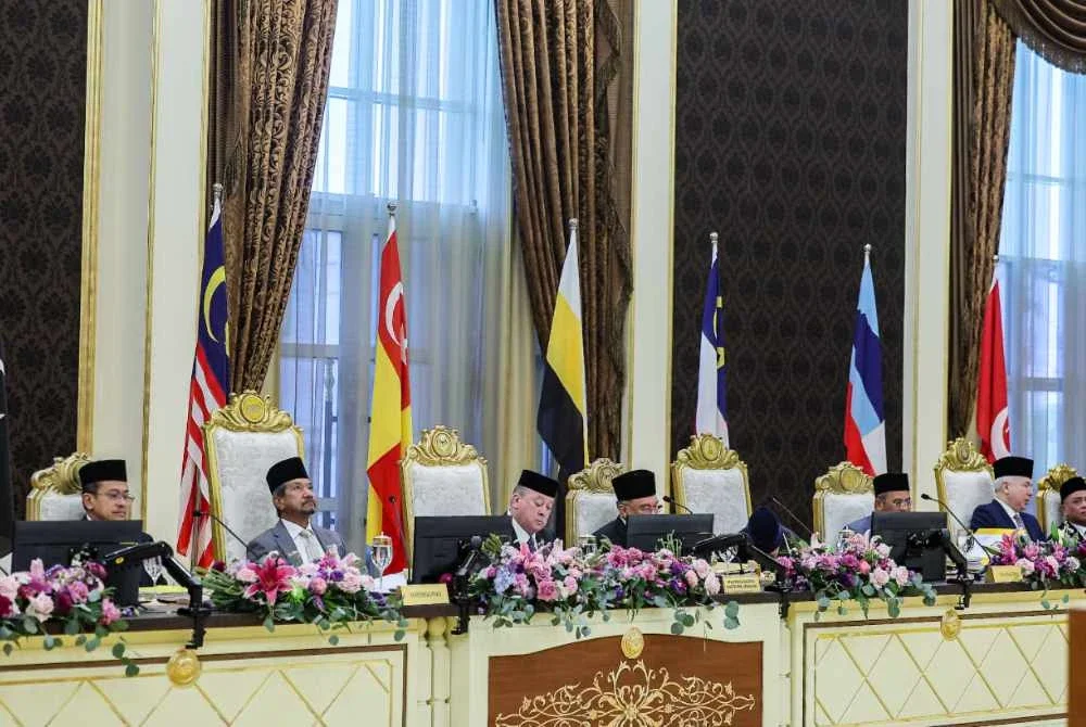 Yang di-Pertuan Agong, Sultan Ibrahim berkenan berangkat pada Mesyuarat Majlis Raja-Raja ke-271 di Istana Negara pada Khamis. Foto Bernama