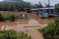 Kesemua sekolah yang terjejas tidak dapat beroperasi dan akan melaksanakan sekolah gantian.