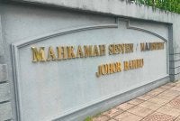 Seorang juruteknik universiti di Johor Bahru mengaku tidak bersalah atas dua pertuduhan pecah amanah membabitkan wang RM165,094.50 - Gambar hiasan