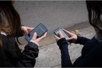 Pengguna media sosial dari beberapa negara Asia Tenggara dilaporkan saling bersatu melancarkan ‘perang maya' terhadap warganet Korea Selatan susulan kontroversi melibatkan peminat tegar K-Pop ketika konsert DAY6 di Malaysia.