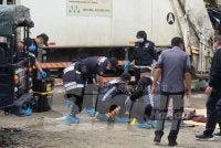 Sepasukan pegawai dan anggota dari Bahagian Siasatan Jenayah (BSJ) IPD Kota Kinabalu sedang menjalankan siasatan lanjut di lokasi mayat mangsa ditemui.