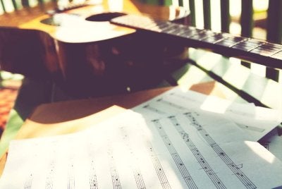 Dalam konteks Malaysia, muzik klasik sering dianggap elit, asing dan hanya relevan dalam ruang tertutup seperti dewan konsert atau institusi akademik. Foto hiasan