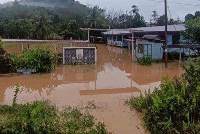Kesemua sekolah yang terjejas tidak dapat beroperasi dan akan melaksanakan sekolah gantian.