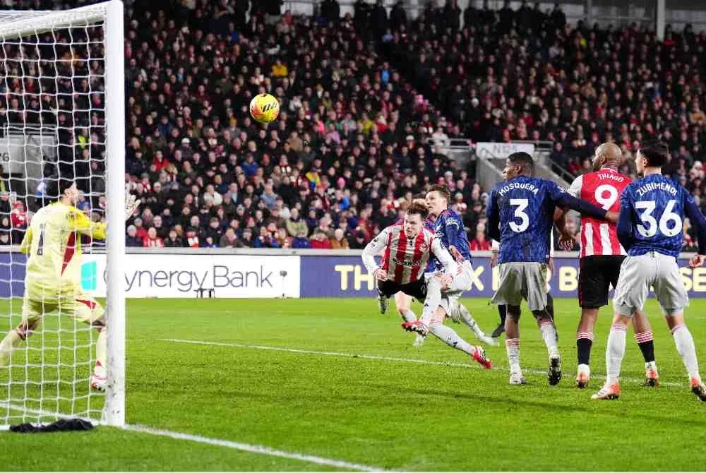Jaringan penyamaan Keane Lewis-Potter menerusi tandukan pada minit ke-71 menafikan Arsenal tiga mata di Stadium Gtech. Foto: Agensi