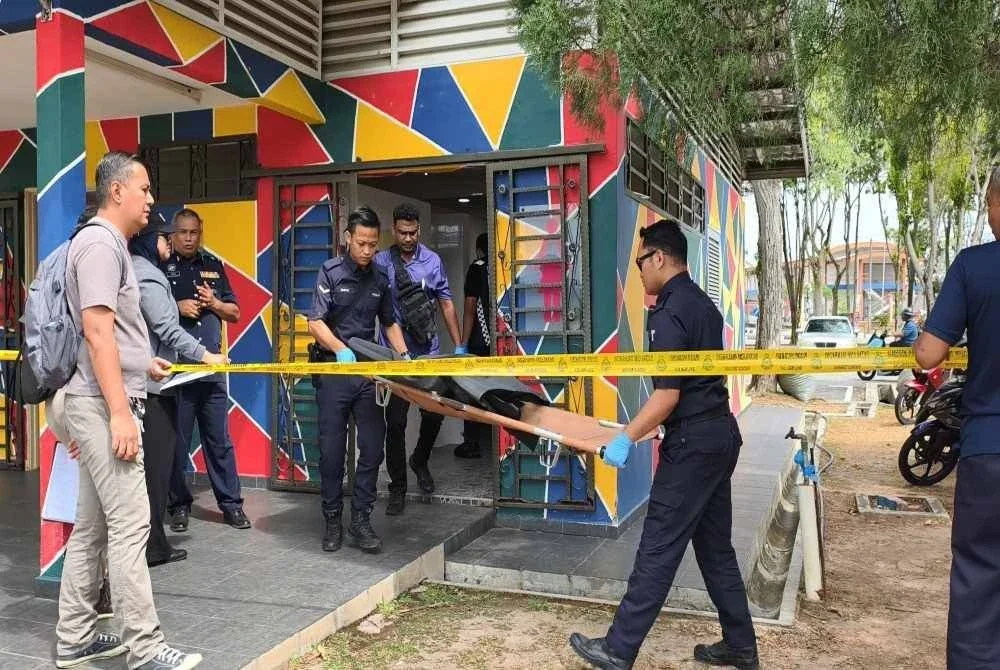 Tinjauan di lokasi mendapati pasukan forensik tiba sekitar jam 11 pagi bersama pegawai penyiasat dan meninggalkan lokasi 30 minit kemudian.