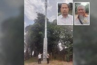 Penduduk menunjukkan menara telekomunikasi yang dipasang tanpa kelulusan di atas tanah rizab kerajaan di Jalan Bukit Jati 1A di sini. Gambar kecil dari kiri: Aminudin dan Badrol Hisham