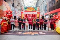 Pembukaan Horseperity Market disempurnakan oleh Pengerusi Kumpulan Hextar, Datuk Ong bersama Ketua Pegawai Eksekutif Kumpulan Hextar, Datuk Eddie Ong di Plaza Hextar World Empire City di Kuala Lumpur.