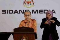 Fahmi bercakap pada sidang media mingguan Kabinet yang diadakan di Menara Komunikasi, pada Jumaat. Foto Bernama 