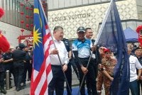 Fadil ketika melancarkan Op Selamat 25 sempena Tahun Baharu Cina 2026 peringkat Kontinjen Kuala Lumpur di pusat beli-belah Pavilion pada Jumaat.