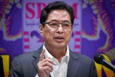 Desakan agar Azam meletak jawatan timbul dari pelbagai pihak termasuk pertubuhan bukan kerajaan dan ahli Dewan Rakyat daripada blok pembangkang dan kerajaan. 