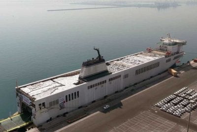 Kapal 'Umm Al Emarat' membawa lebih 7,300 tan pelbagai bekalan bantuan ke Semenanjung Gaza. Foto WAM