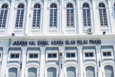 JHEAIPP menegaskan bahawa penganjuran Pertandingan Bola Sepak Sempena Piala TKM 1 Pulau Pinang tidak menggunakan wang kutipan tabung masjid sebaliknya dibiayai melalui peruntukan khas pengimarahan masjid yang disalurkan oleh kerajaan negeri.