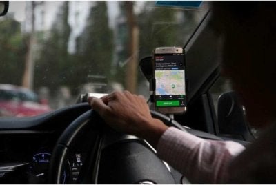 Sistem tambang e-hailing di Malaysia beroperasi menggunakan mekanisme tambang dinamik, iaitu sistem pengiraan automatik yang ditentukan berdasarkan beberapa faktor utama. Foto hiasan