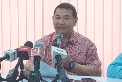 Rafizi pada sidang media khas di Pusat Khidmat Rakyat Parlimen Ampang pada Jumaat.